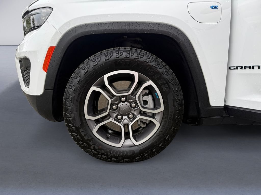Used 2022 White Jeep Trailhawk 4xe image 10