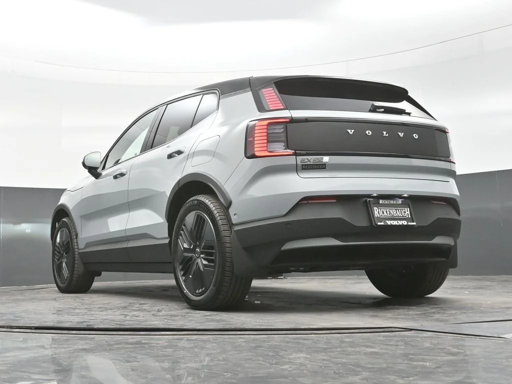 New 2026 Vapour Grey Volvo Twin Motor Cross Country Ultra image 28