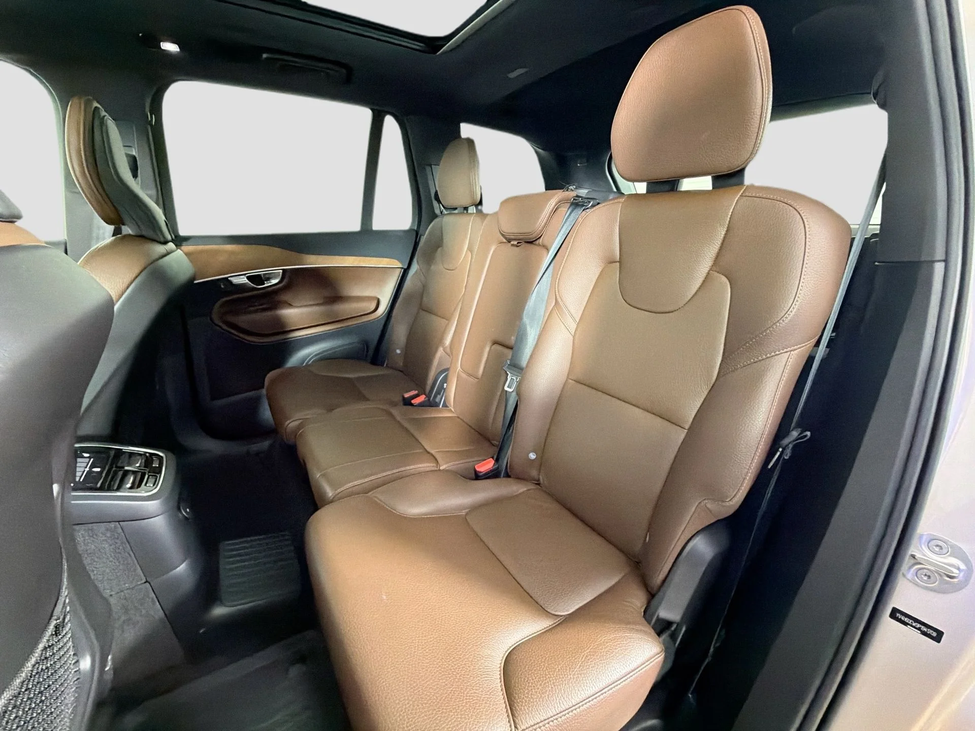 Certified Used 2023 Bright Dusk Volvo Plus image 25