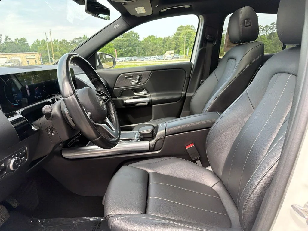 Used 2021 White Mercedes-Benz GLA 250 image 6