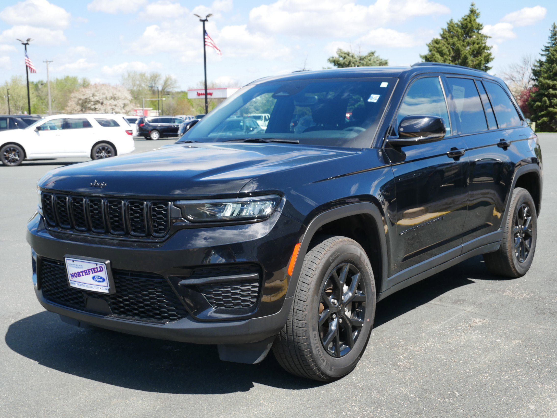 View vehicle photo 4
