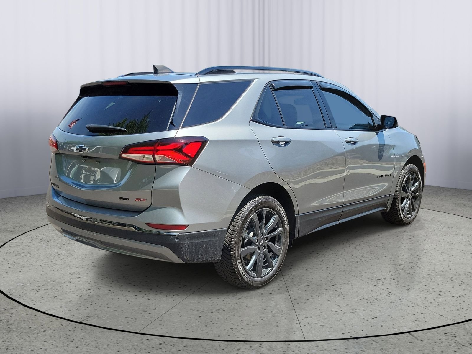 Used 2023 Gray Chevrolet RS image 3