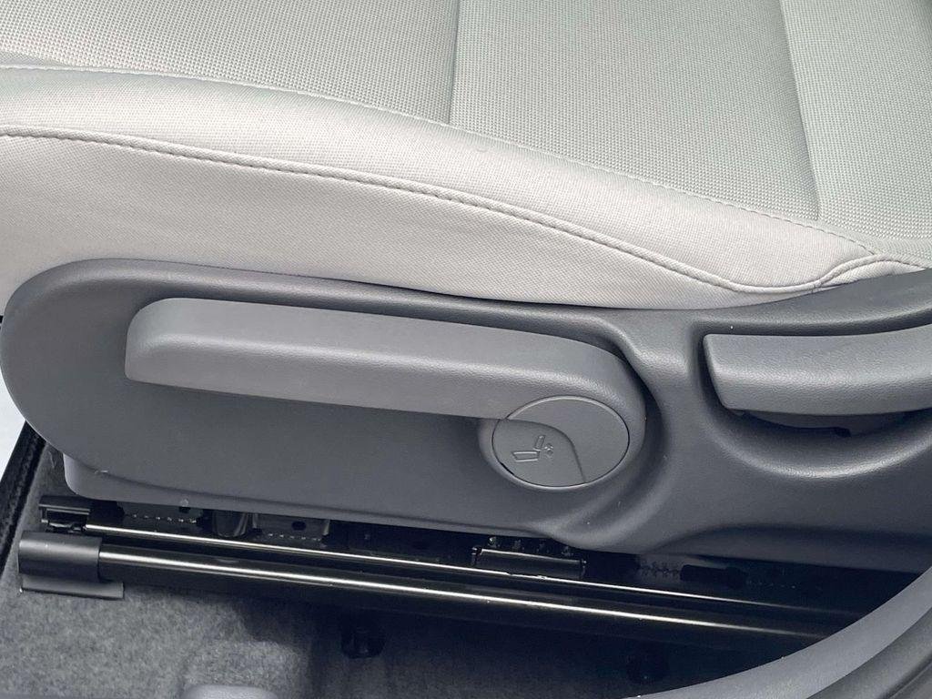 New 2026 White Hyundai SEL Sport FWD image 16