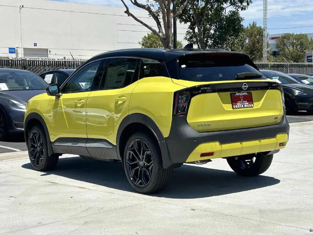 New 2026 Yuzu Yellow Metallic / Super Black Two-tone Nissan SR image 2