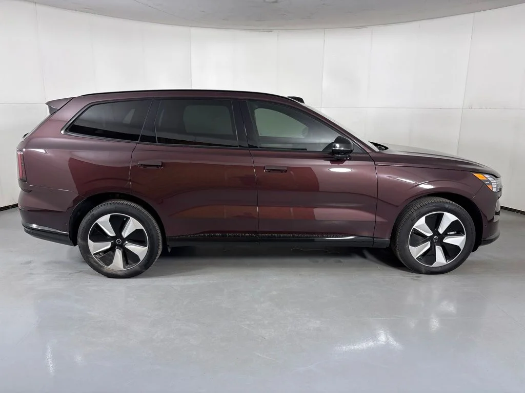 Used 2025 Red Volvo Twin Motor electric Plus image 9