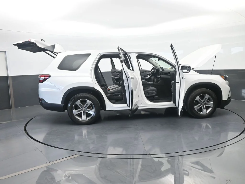 Used 2025 White Honda EX-L image 76