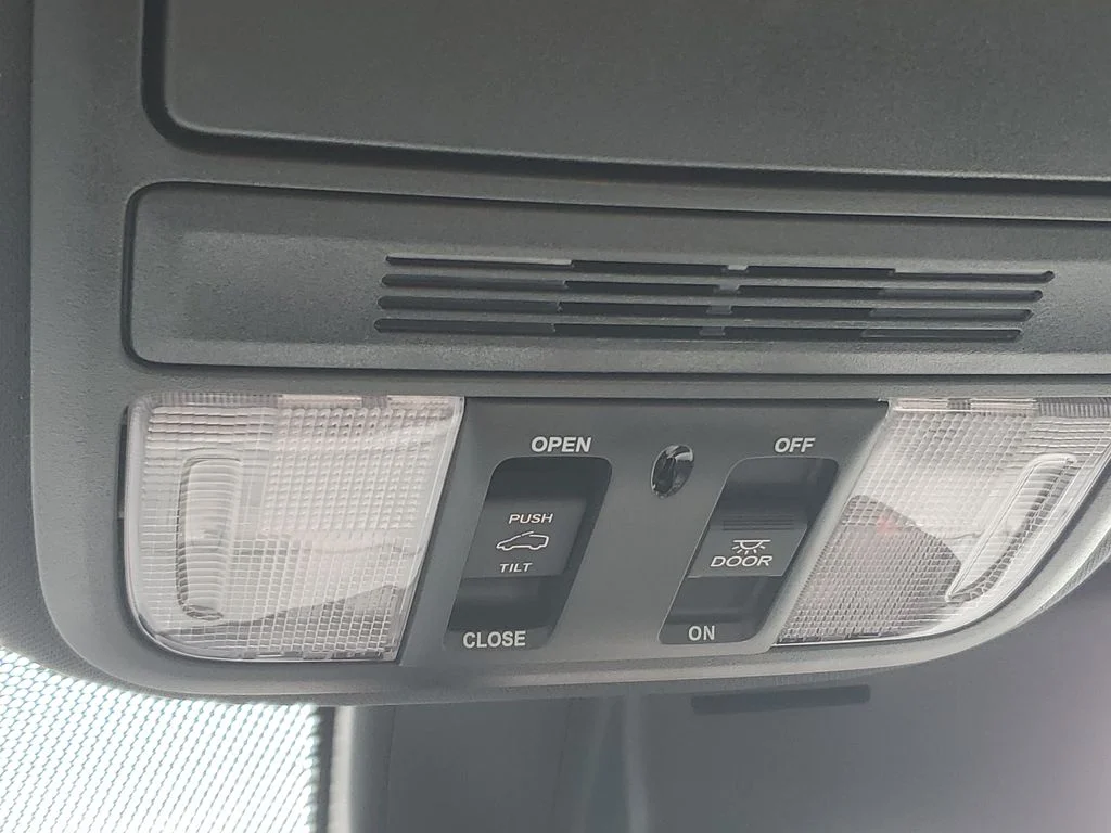Used 2024  Honda EX-L image 32