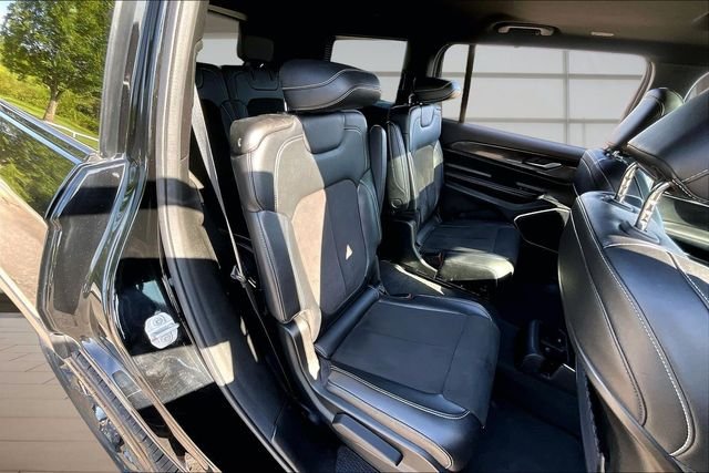 Used 2022 Black Jeep Altitude image 26