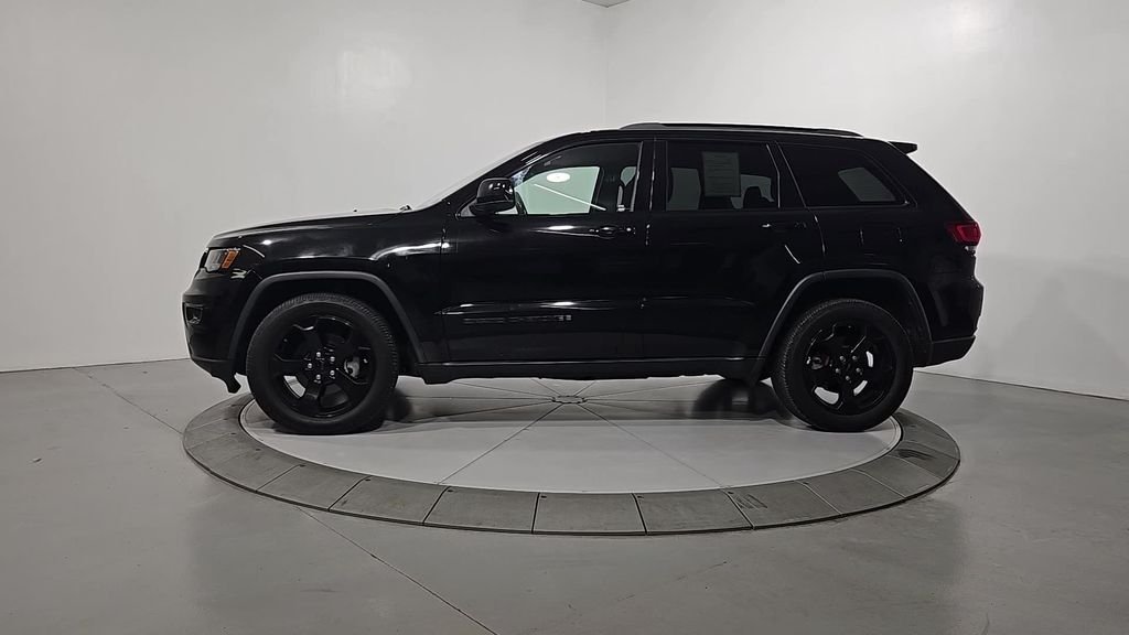 Used 2019 Diamond Black Jeep Laredo image 2