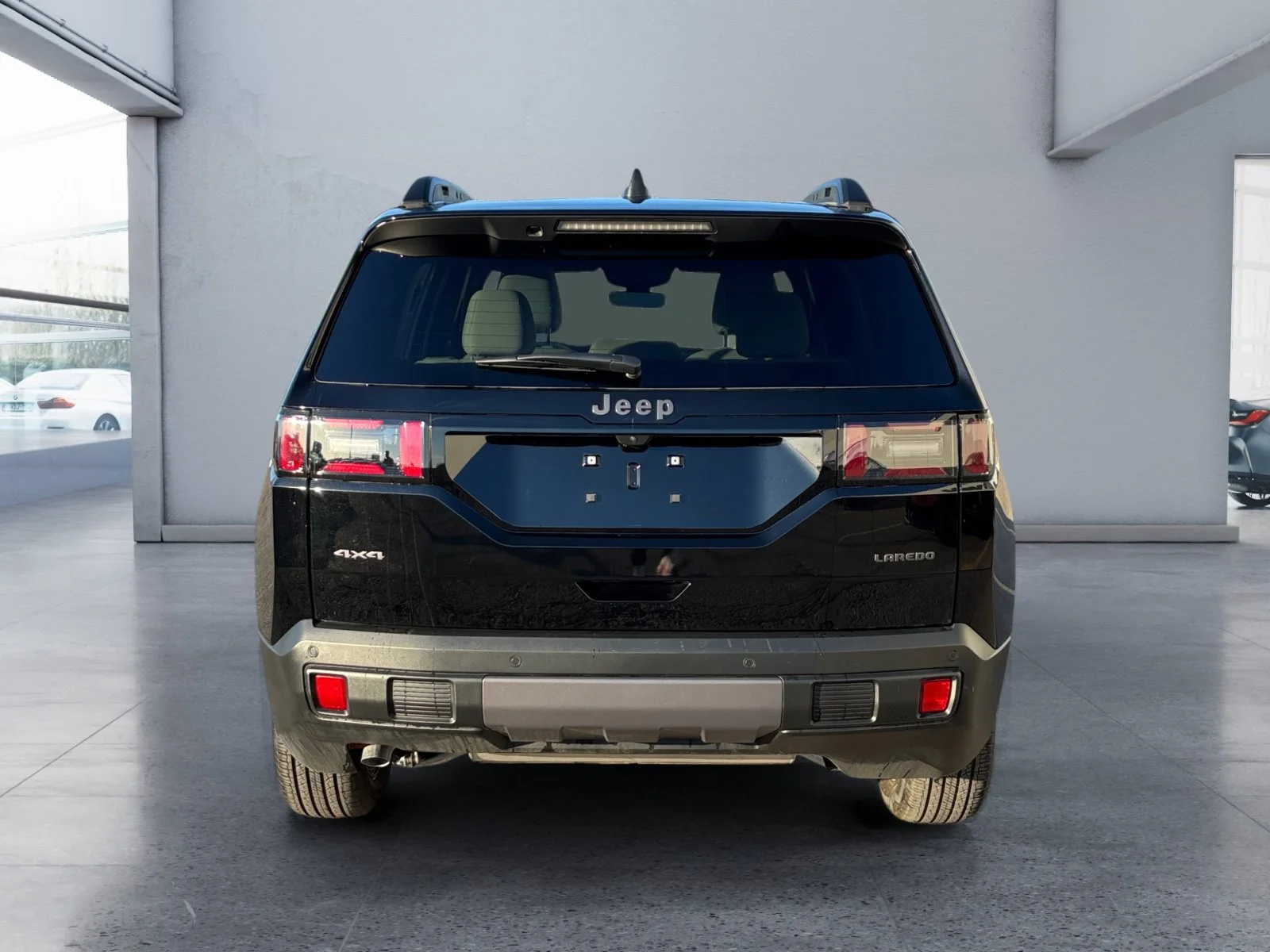 New 2026 Diamond Black Crystal Pearl Jeep Laredo image 4