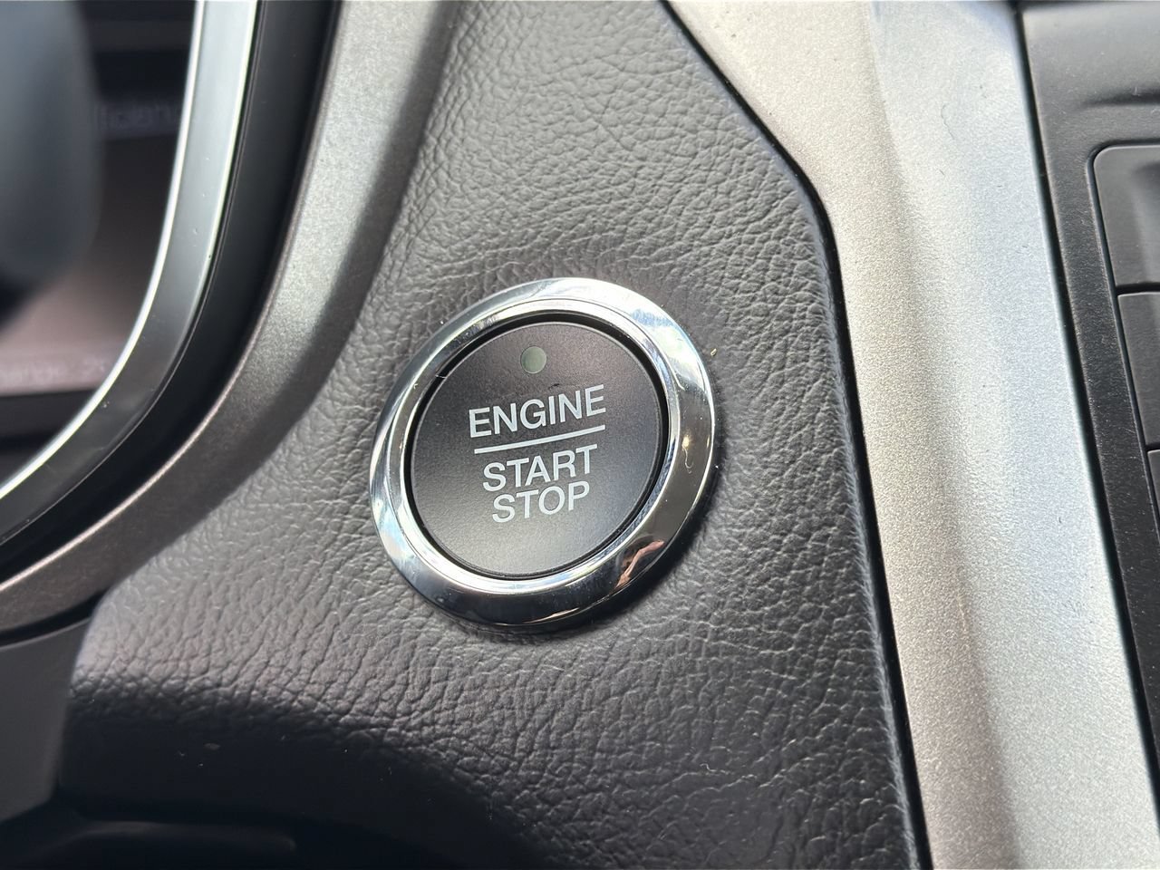 Used 2018 Oxford White Ford S image 28