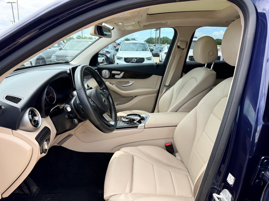 Used 2016 Lunar Blue Metallic Mercedes-Benz 300 image 13