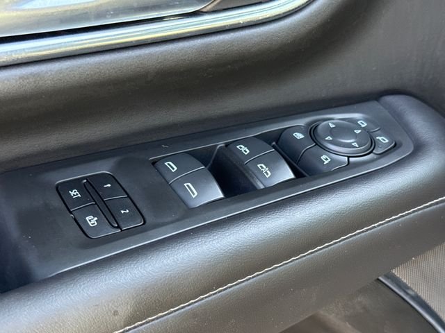 Used 2022 Black Chevrolet Z71 image 21