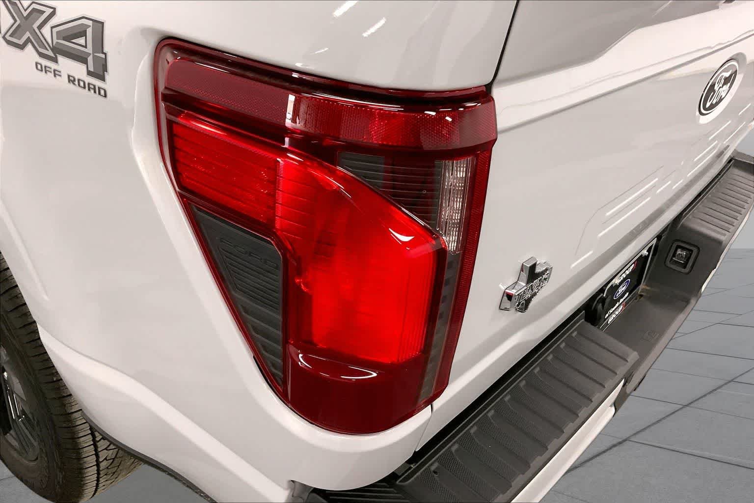 New 2026 Avalanche Ford XLT image 14