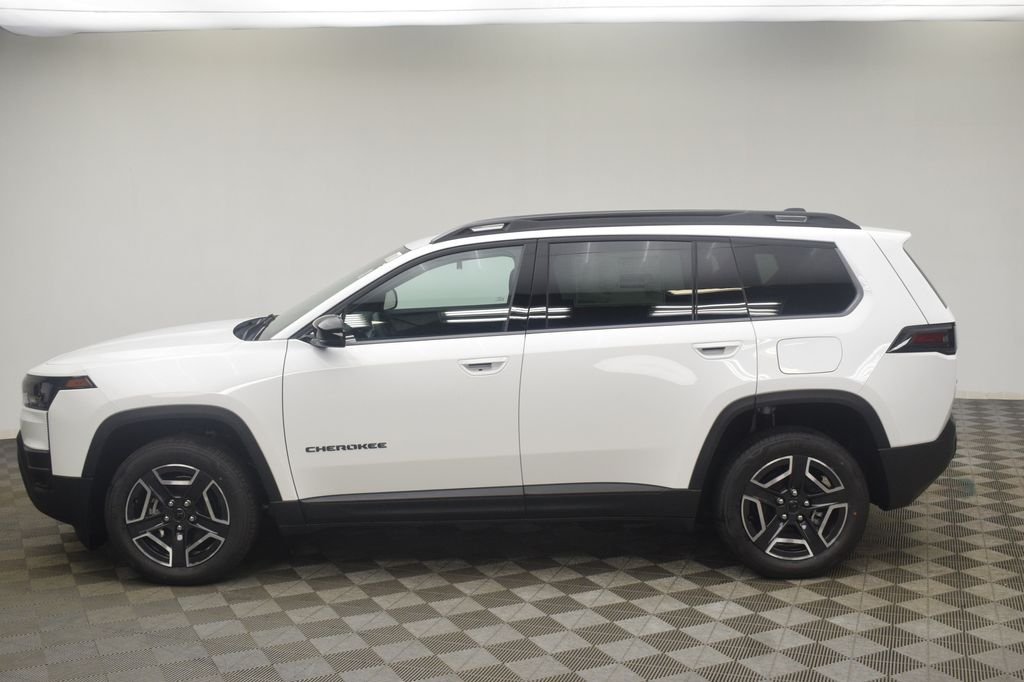 New 2026 Bright White Clear-Coat Exterior Paint Jeep Limited image 13