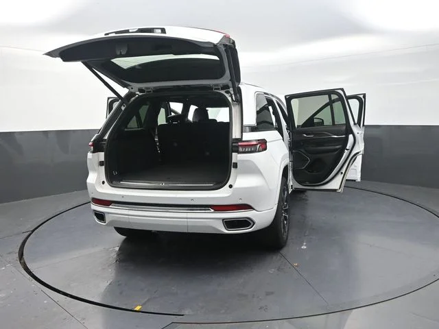Used 2023 White Jeep Overland 4xe image 36