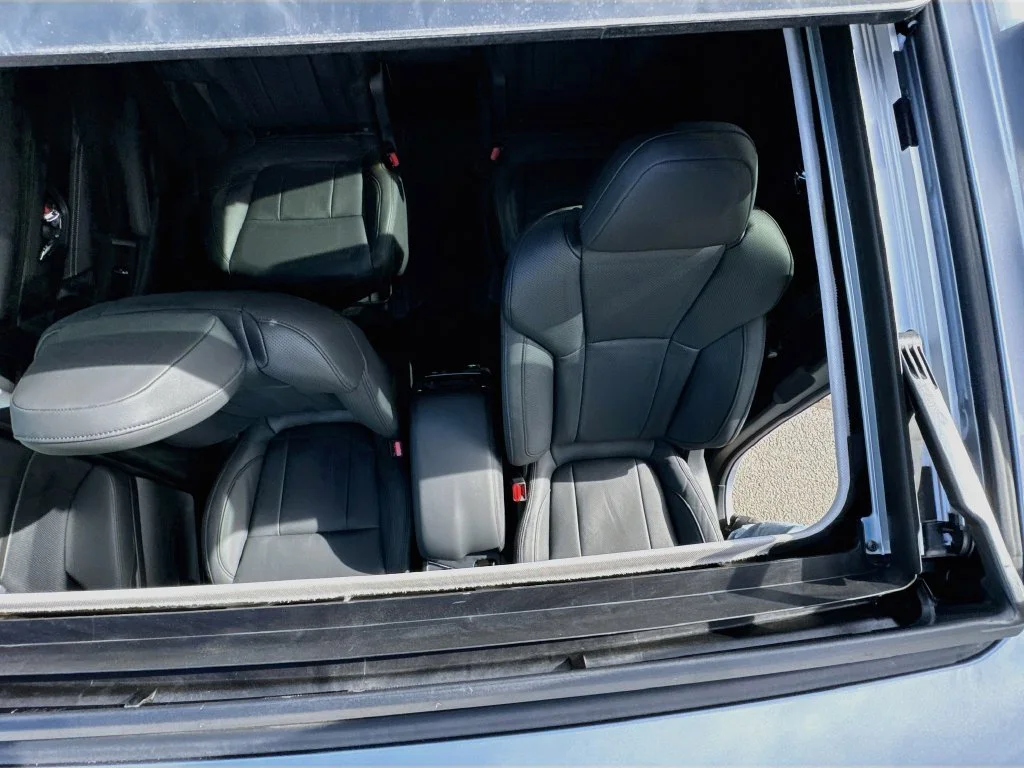 New 2027 Silver Subaru Onyx Edition Touring image 27