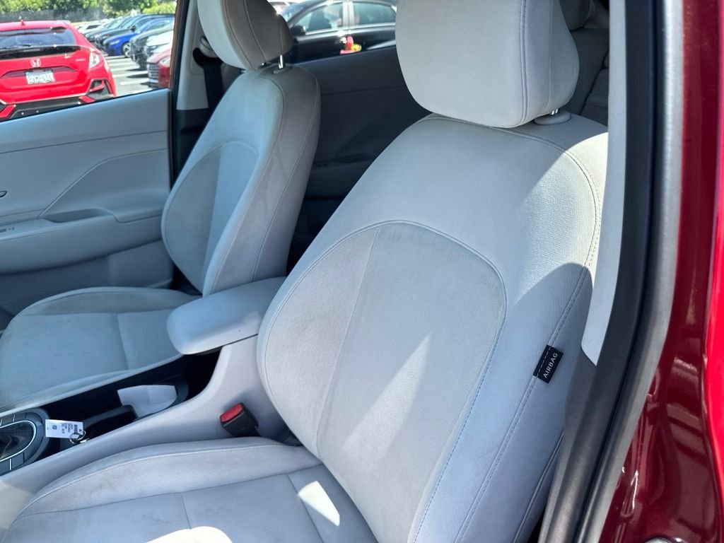 2024 Hyundai Kona SEL - Photo 6