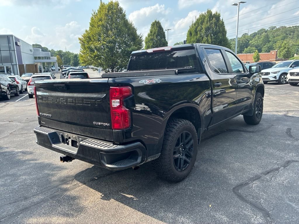 Used 2023 Black Chevrolet Custom image 5