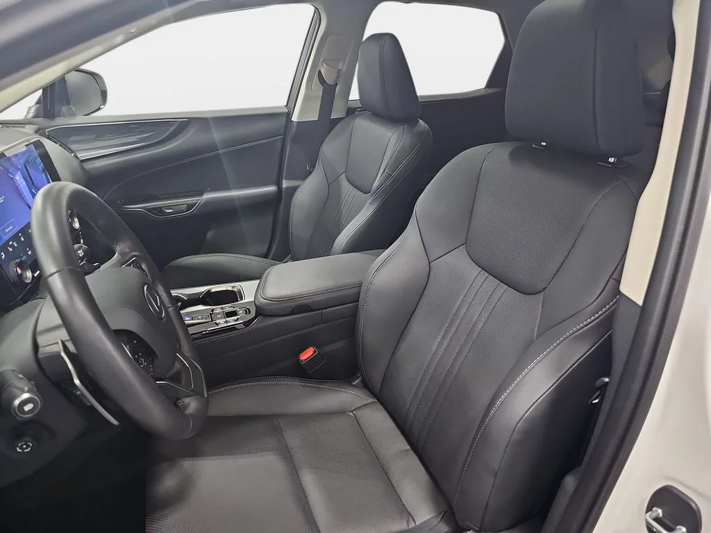Used 2025 White Lexus 350 Premium image 17