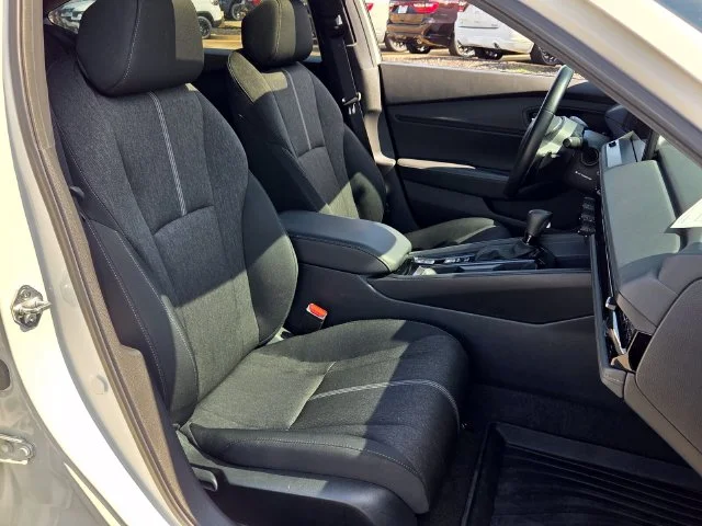 Used 2025  Honda Sport image 18