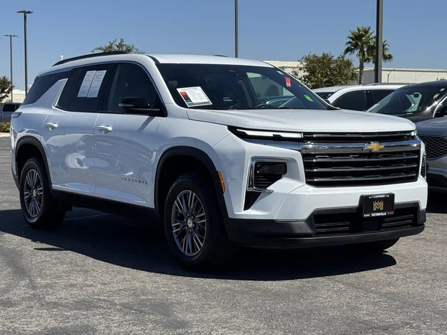 2025 Chevrolet Traverse LT