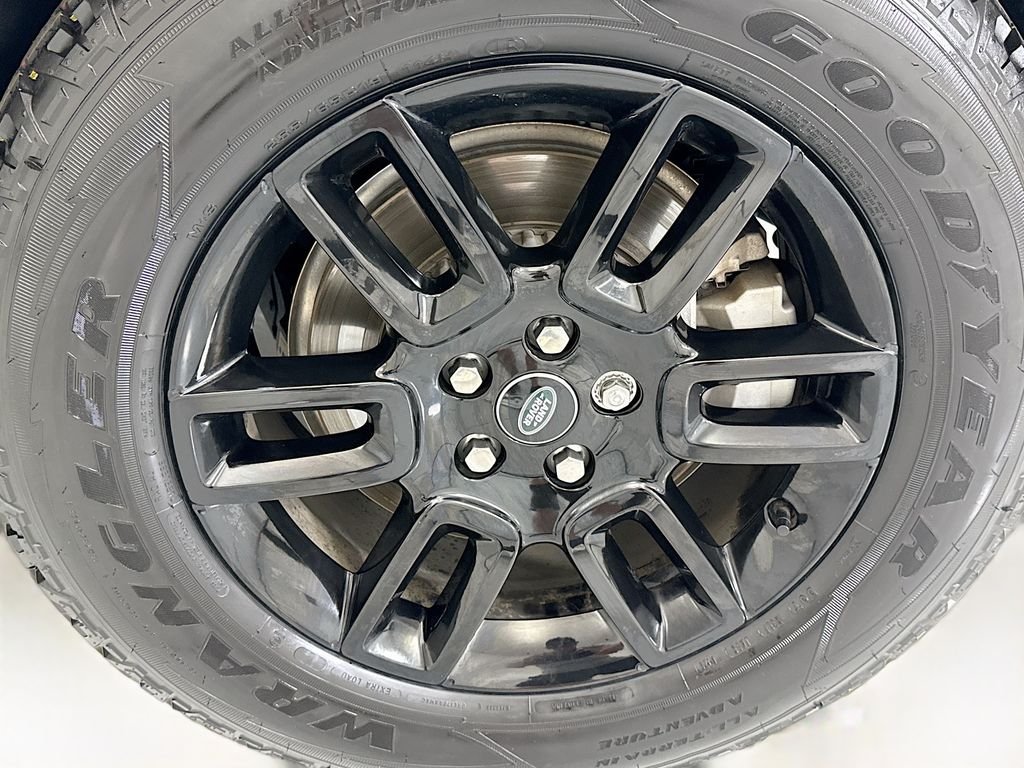 Used 2024 Fuji White Land Rover S image 30