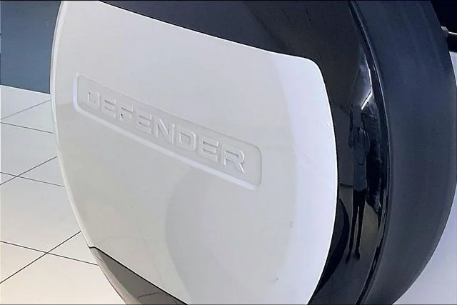 Certified Used 2024 White Land Rover X-Dynamic SE image 7