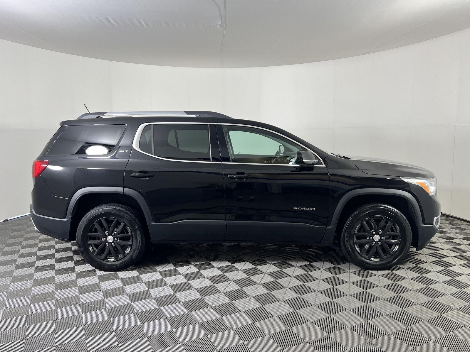 Used 2019 Ebony Twilight Metallic GMC SLT image 2