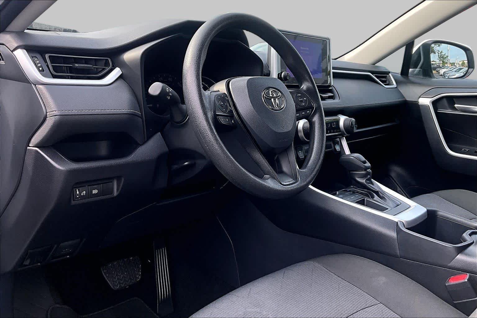 Used 2025 Ice Cap Toyota XLE image 35