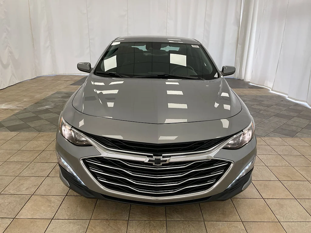 Used 2024 GRAY Chevrolet LT image 30