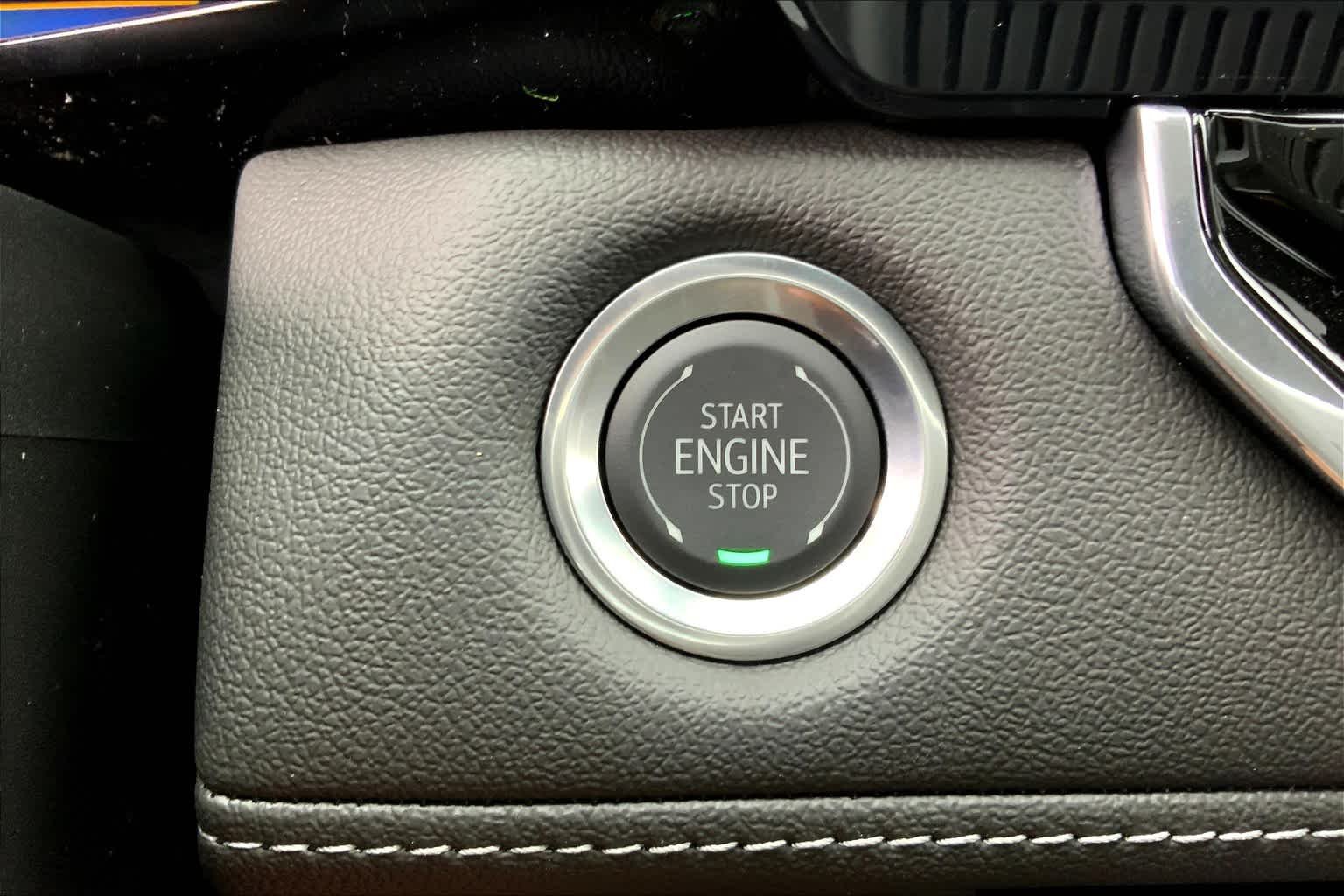Used 2024 Summit White Chevrolet 2WD LT image 18