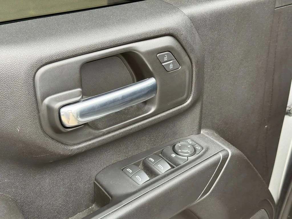 Used 2025 Gray Chevrolet Custom image 13