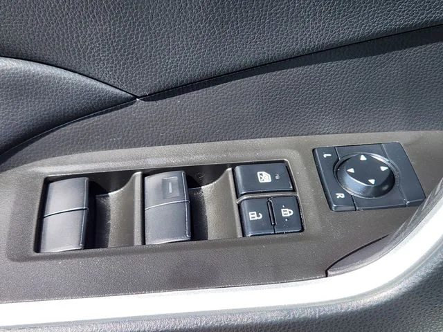 Used 2023 Ice Toyota LE image 26