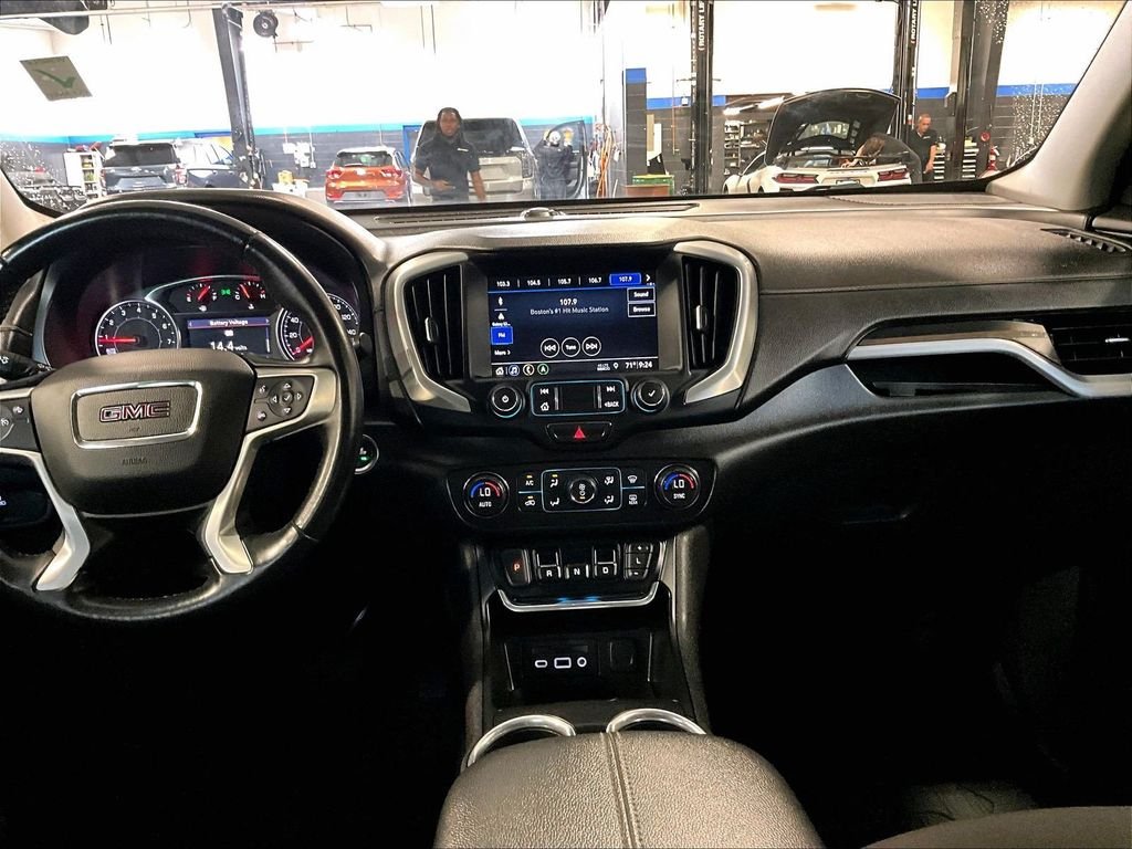 Used 2021 Black GMC SLE image 18