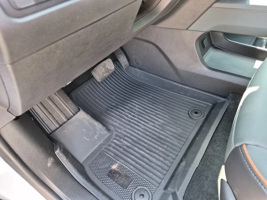 2027 GMC Acadia AT4 - Photo 19