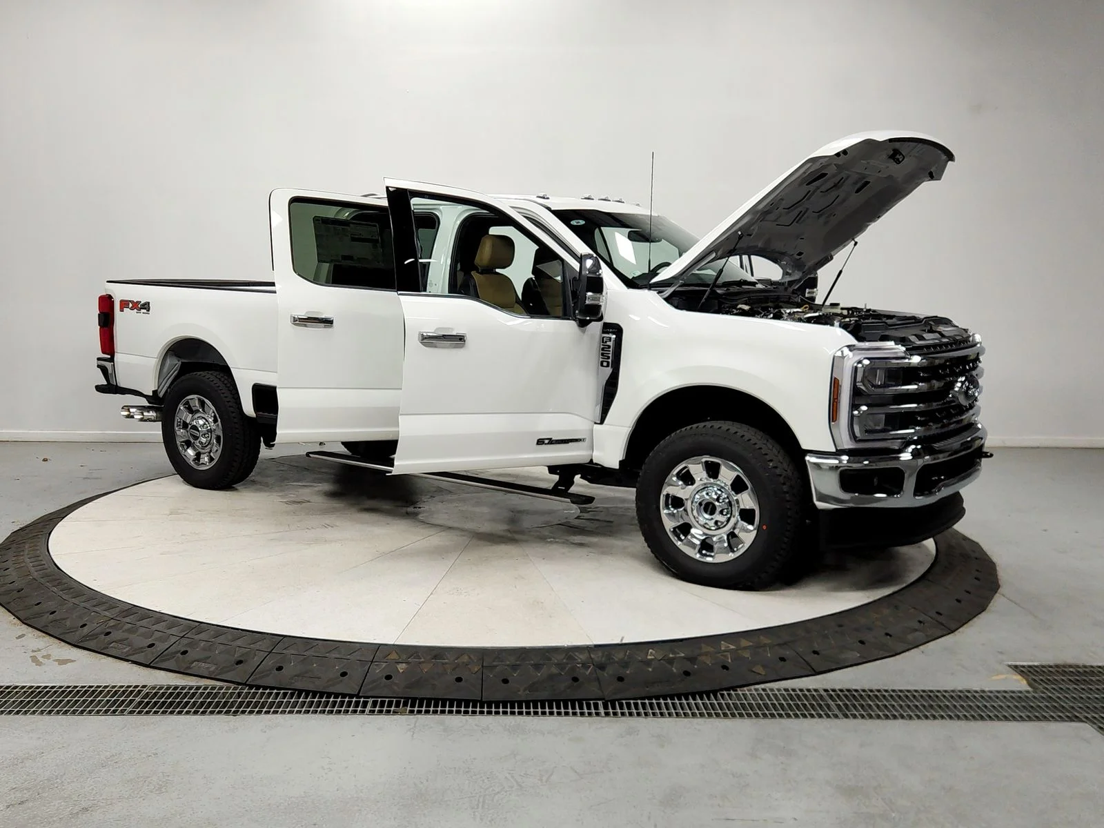 New 2026 Star White Metallic Tri-Coat Ford F-250® Lariat® image 9
