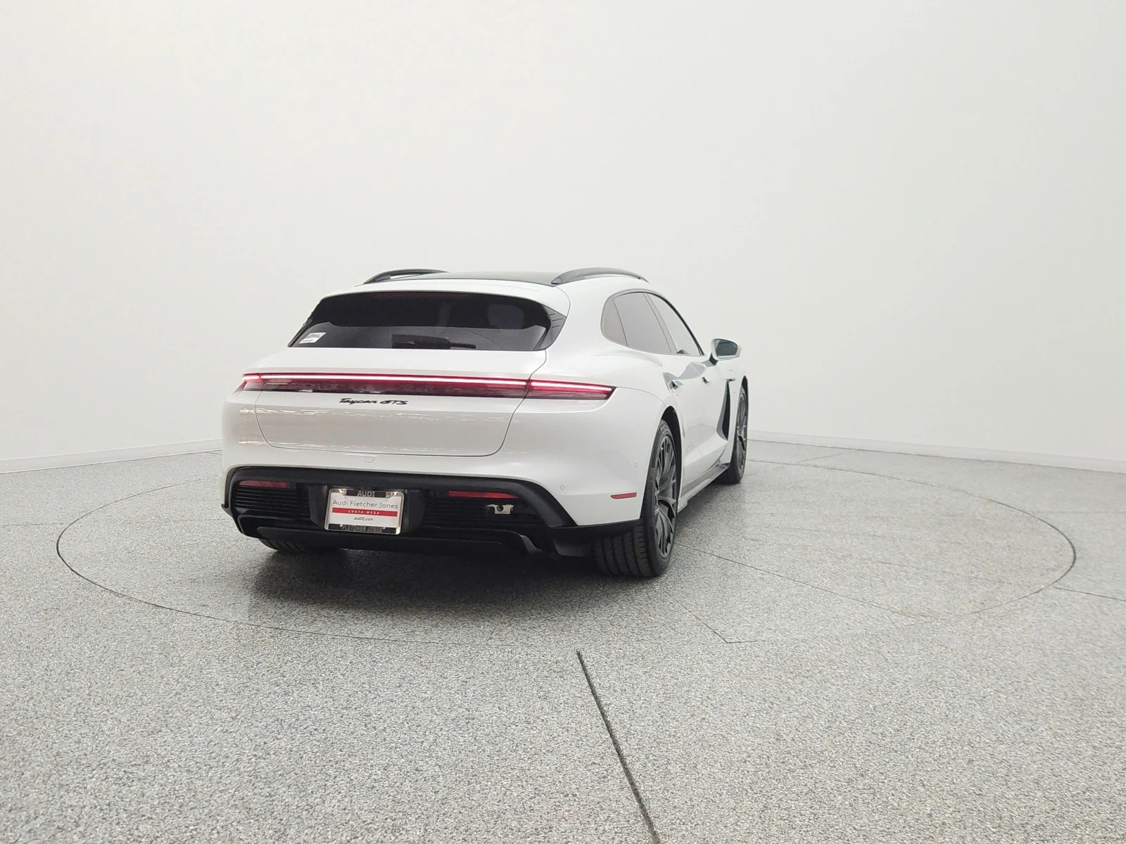 Used 2022 Carrara White Metallic Porsche GTS Sport Turismo AWD image 6