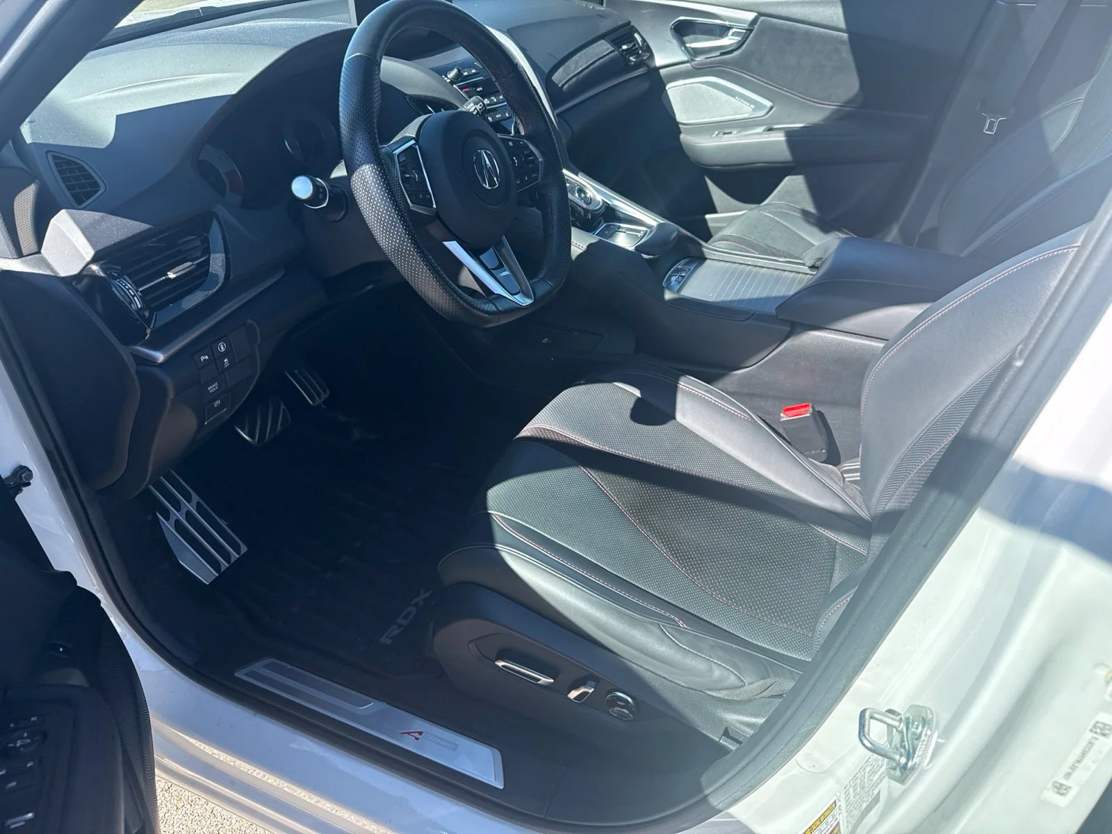 Used 2024  Acura  image 9