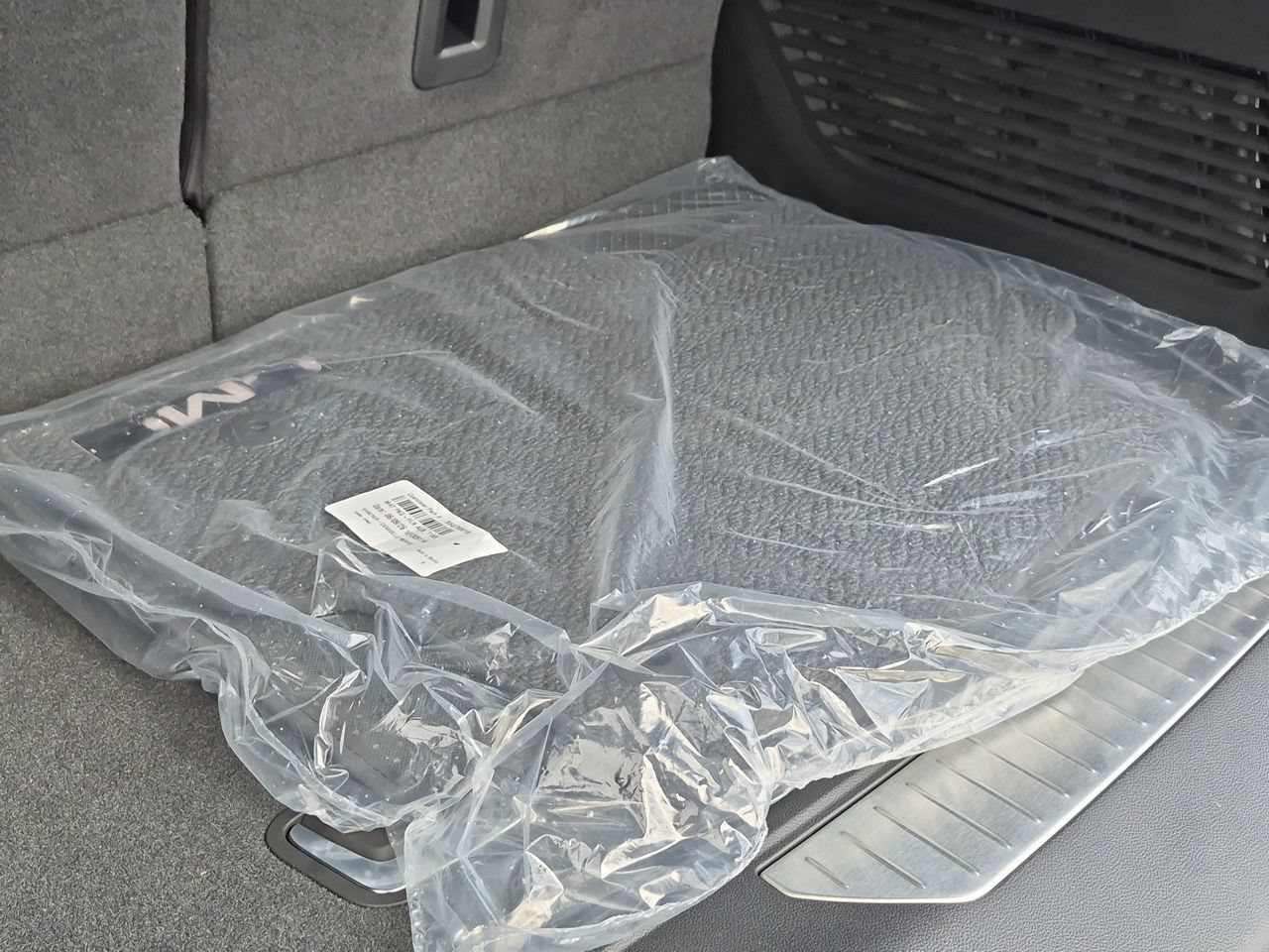 2026 GMC Yukon Denali - Photo 32