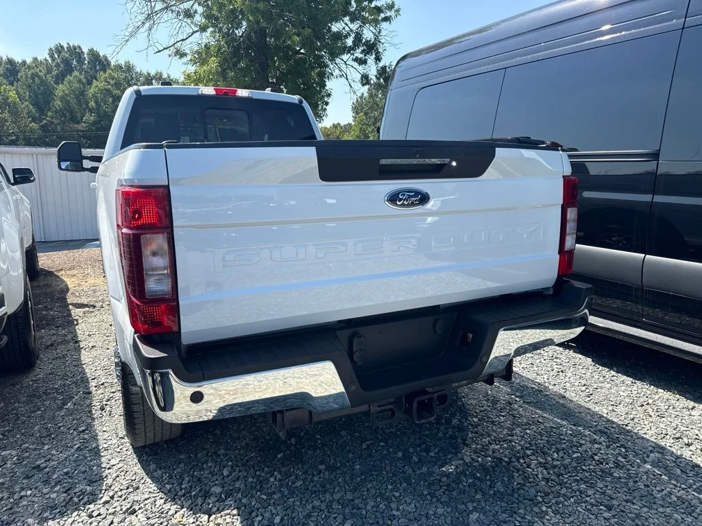 Used 2020 White Ford Lariat image 4