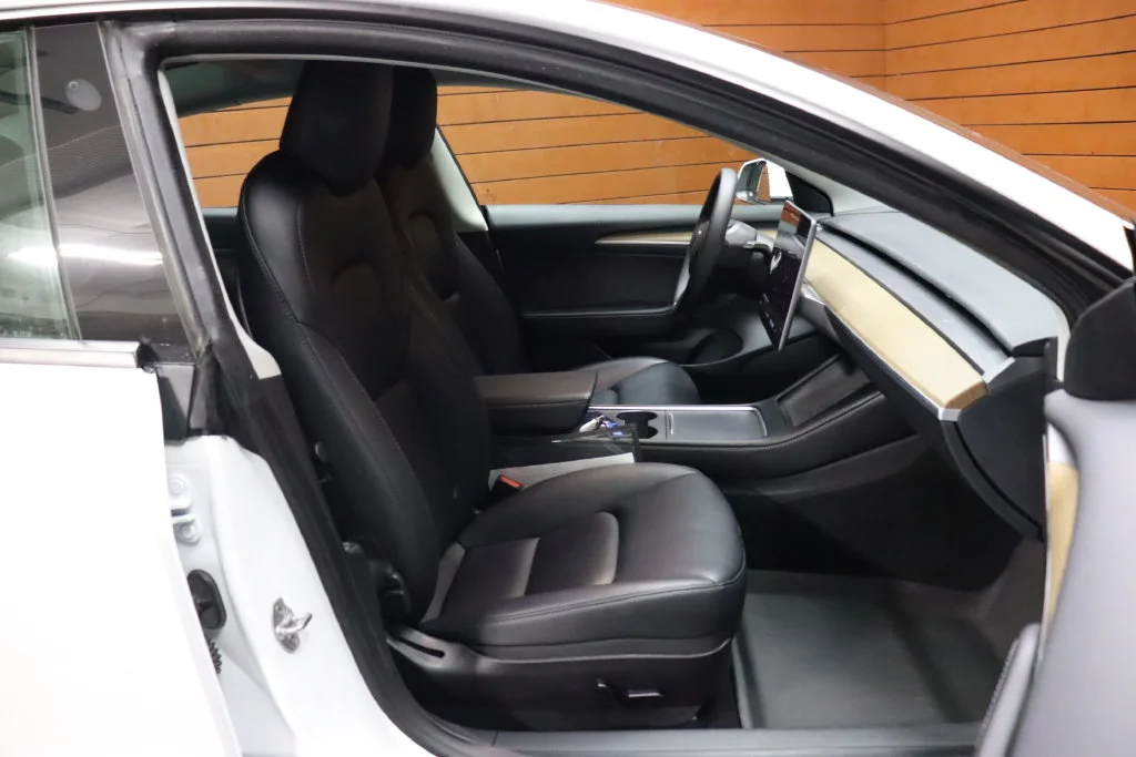 Used 2022 Pearl White Multi-Coat Tesla Long Range image 38