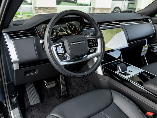 New 2026 Santorini Black Land Rover SE image 16