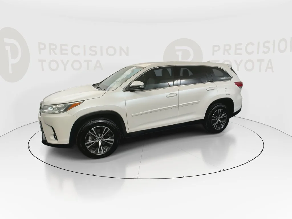 Used 2019 Blizzard Pearl Toyota LE Plus image 10