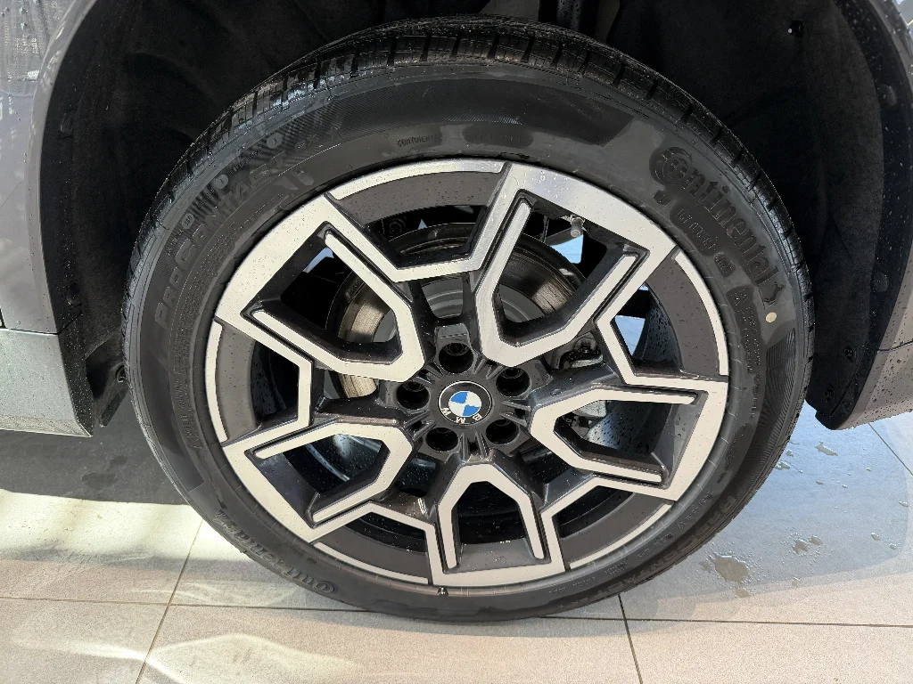 New 2026 Mineral White Metallic BMW xDrive28i image 7