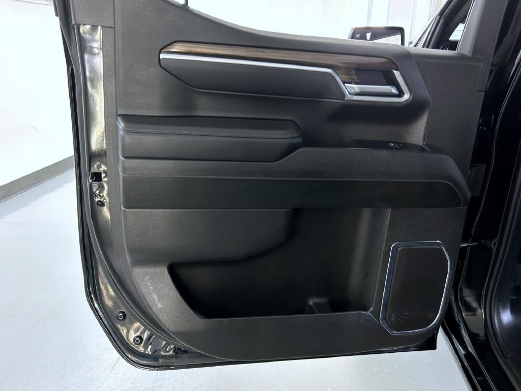 2025 Chevrolet Silverado 1500 LT - Photo 21