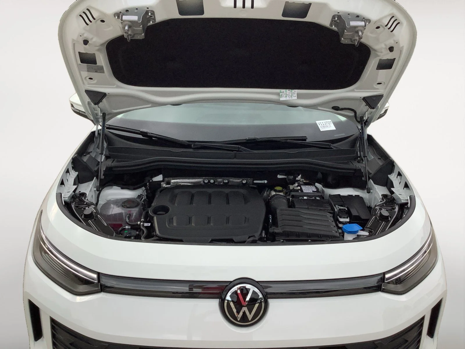 New 2026 PURE WHITE Volkswagen SE image 11