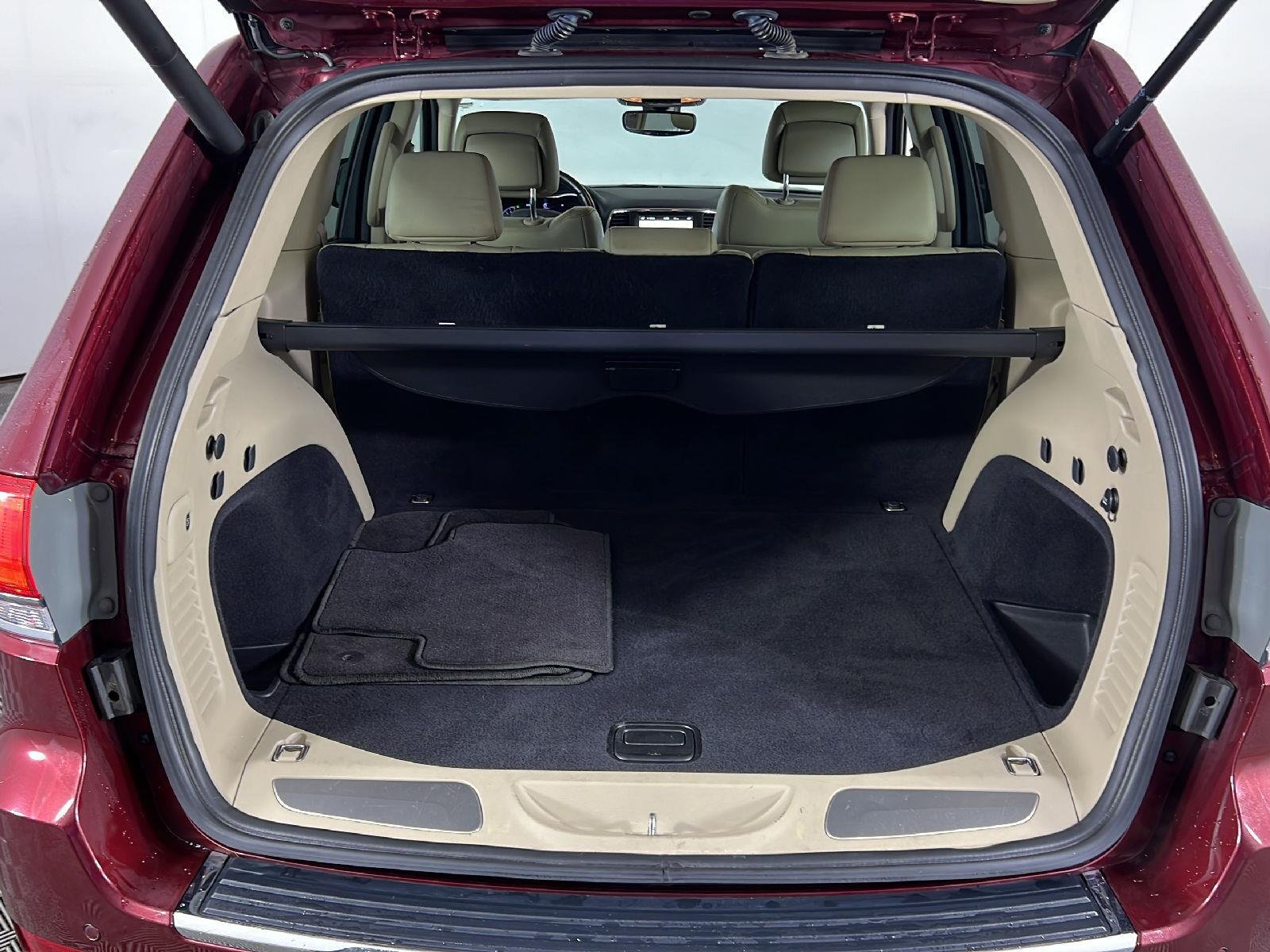 Used 2018 Velvet Red Pearlcoat Jeep Limited image 23