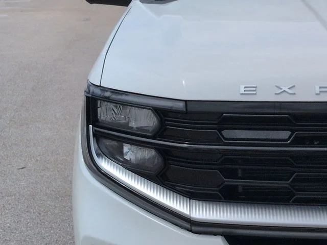 New 2026 Star White Metallic Tri-Coat Ford Platinum® image 10