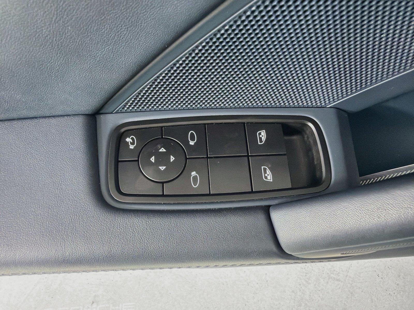 Used 2022 Chalk Porsche 4S image 11